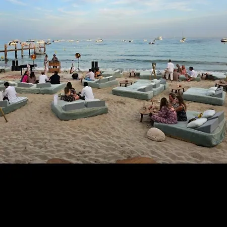 Luxueux A 100m De La